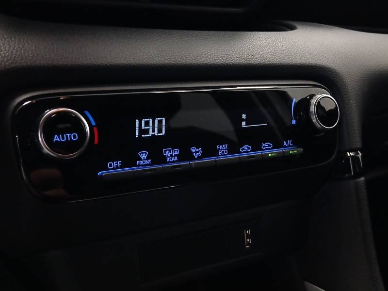 Toyota Yaris - Photo 24