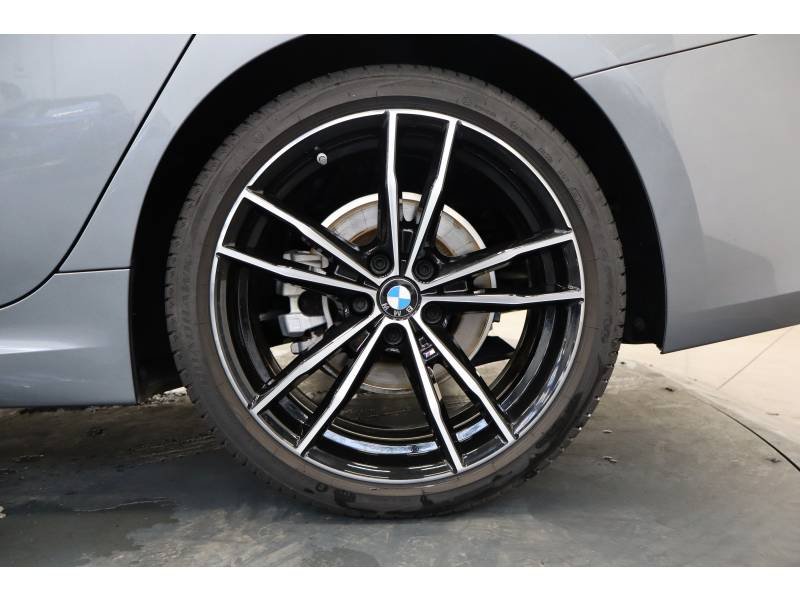 BMW Série 3 - Photo 4