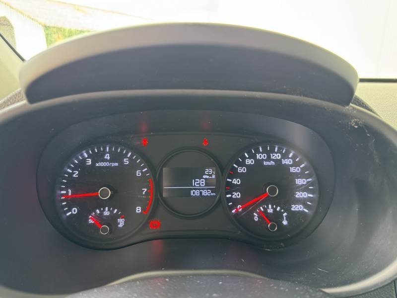 Kia Picanto - Photo 22