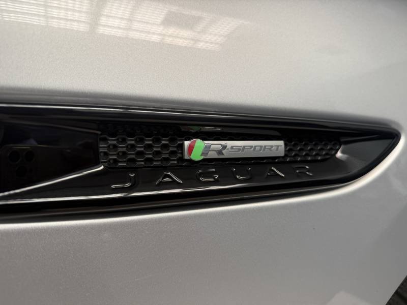 Jaguar F-Pace - Photo 16