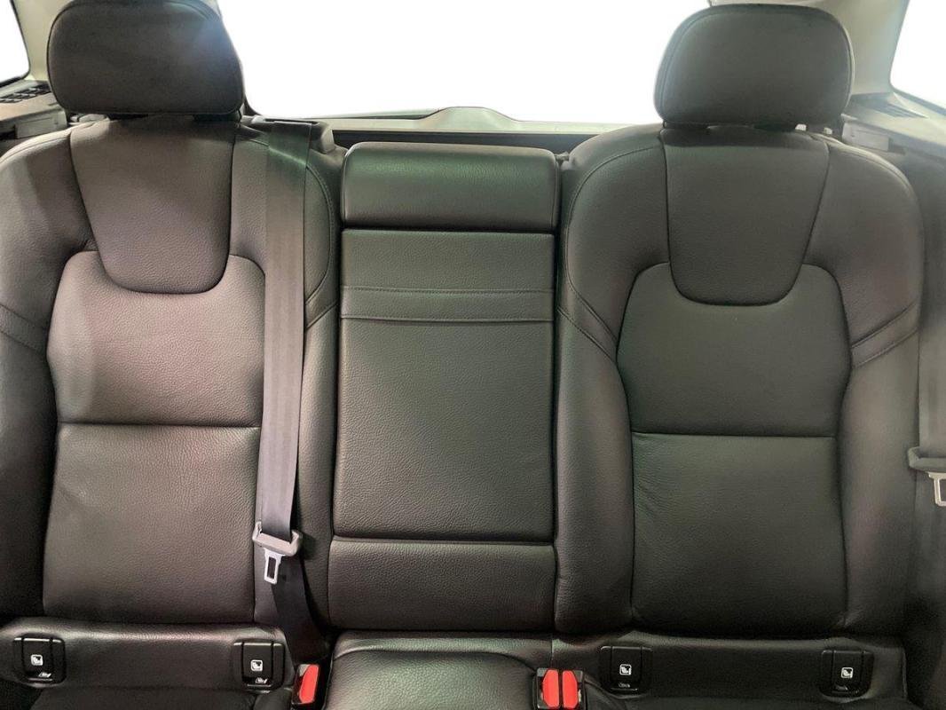 Volvo XC60 - Photo 22