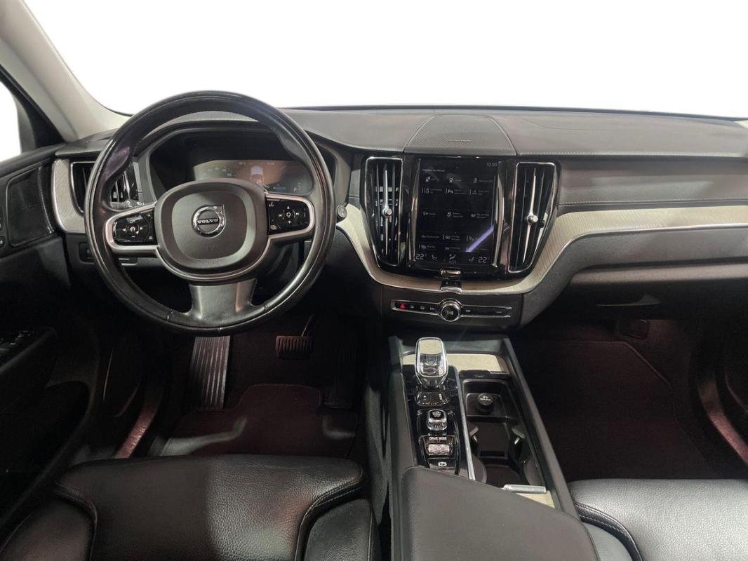 Volvo XC60 - Photo 8