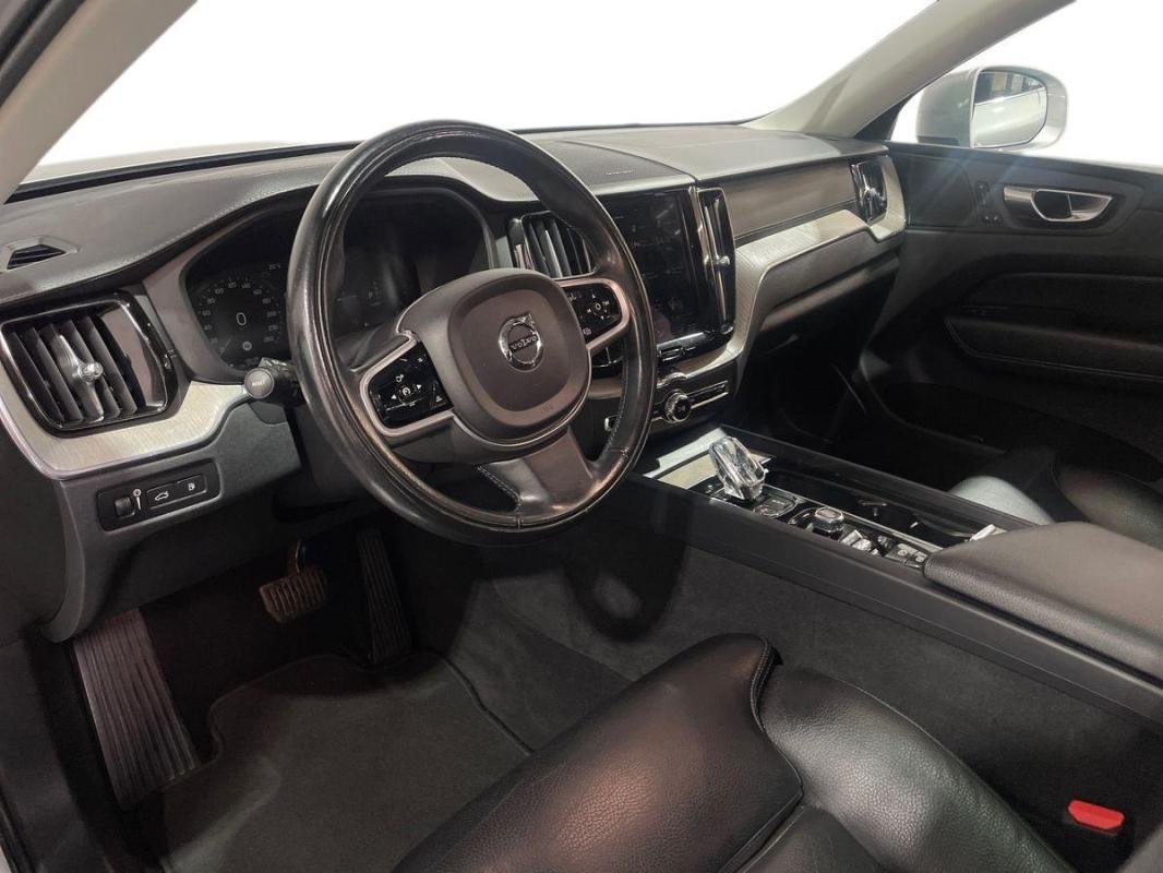Volvo XC60 - Photo 9