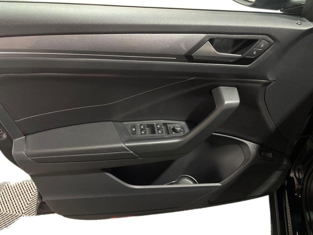 Volkswagen T-Roc - Photo 15