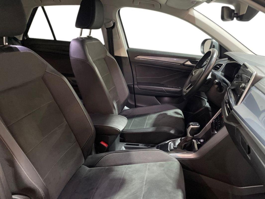 Volkswagen T-Roc - Photo 13
