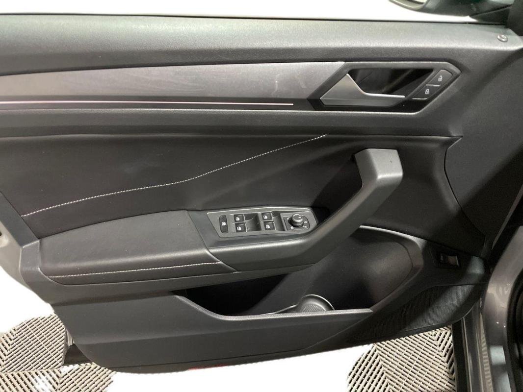 Volkswagen T-Roc - Photo 15