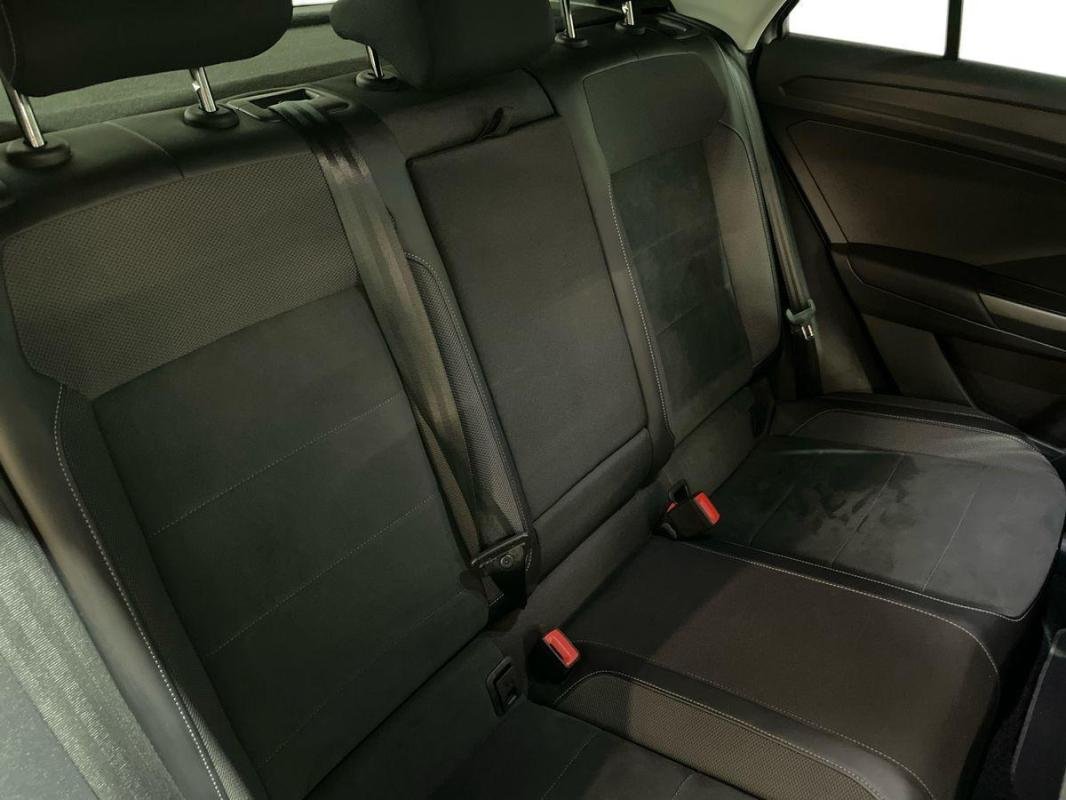 Volkswagen T-Roc - Photo 23