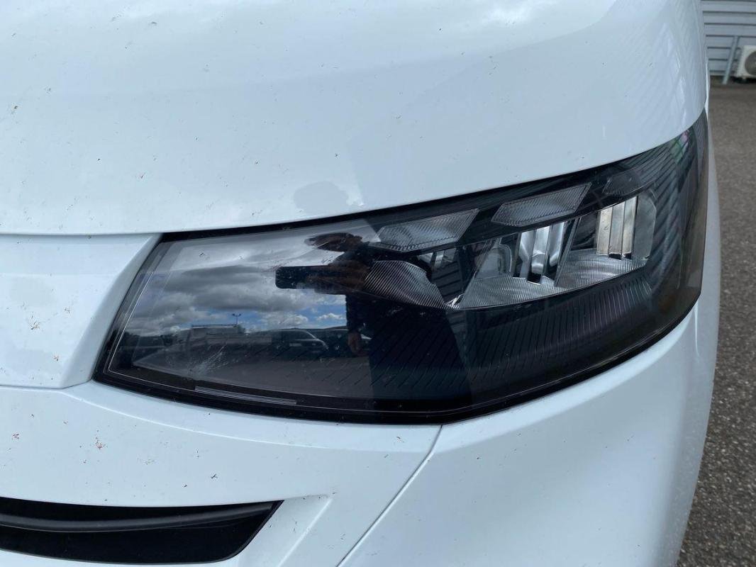 Volkswagen Transporter - Photo 11