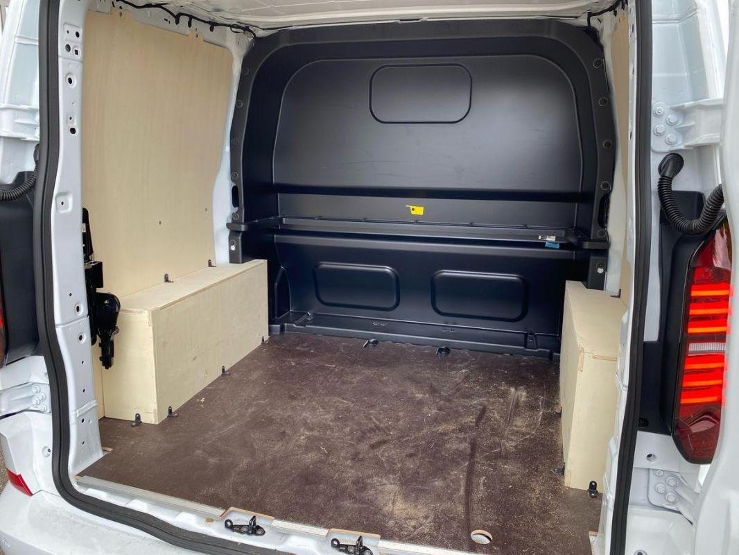 Volkswagen Transporter - Photo 17