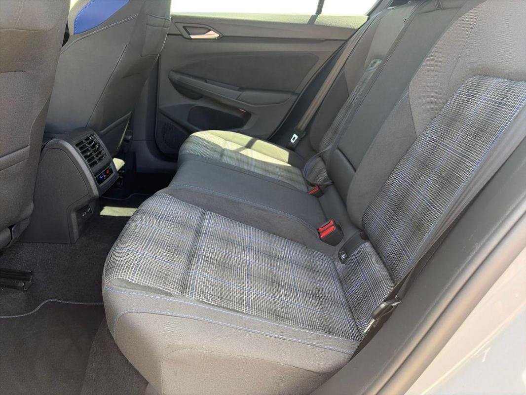 Volkswagen Golf - Photo 23