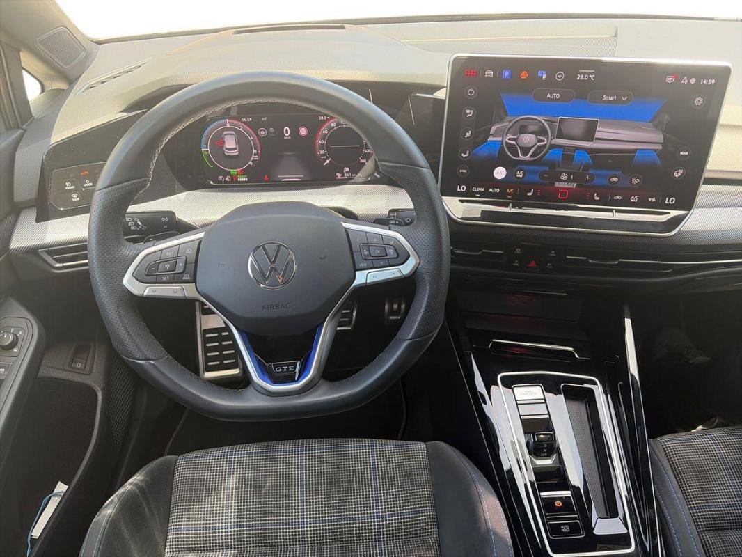 Volkswagen Golf - Photo 24