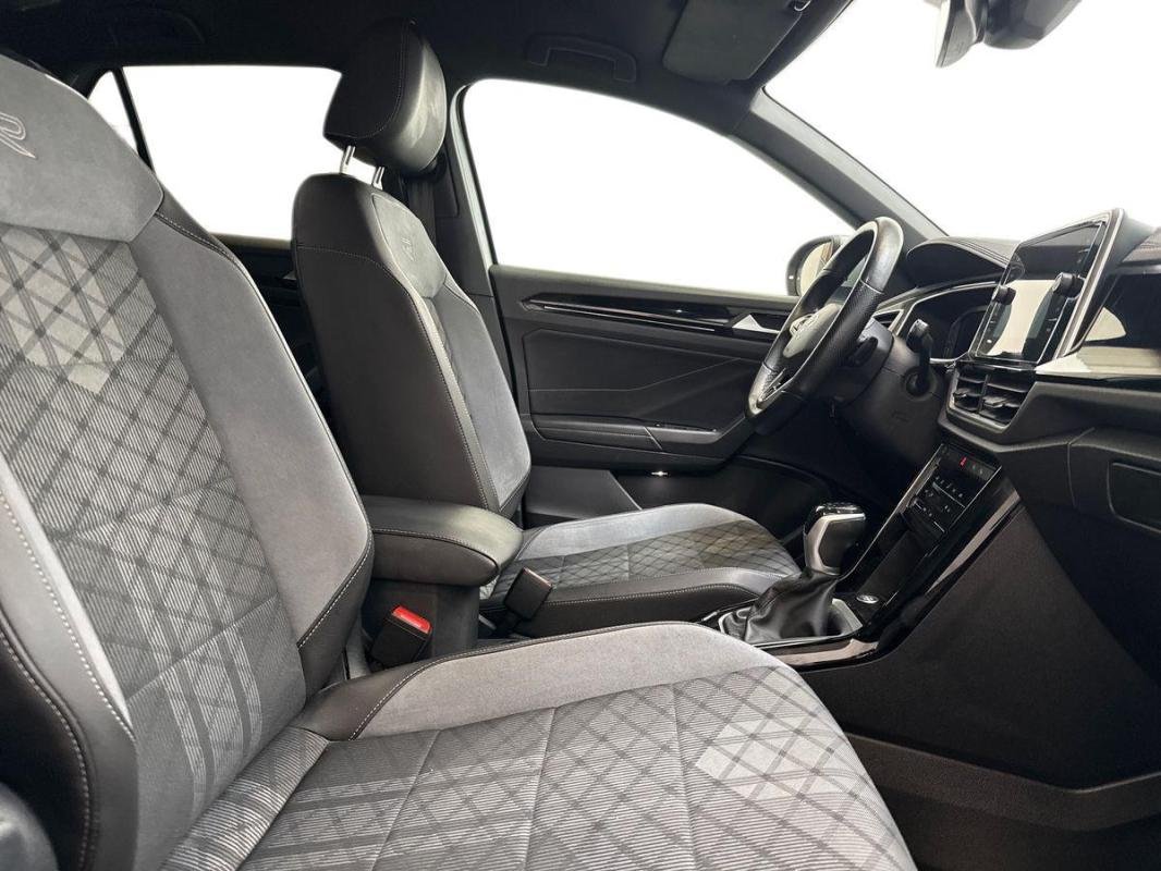 Volkswagen T-Roc - Photo 13