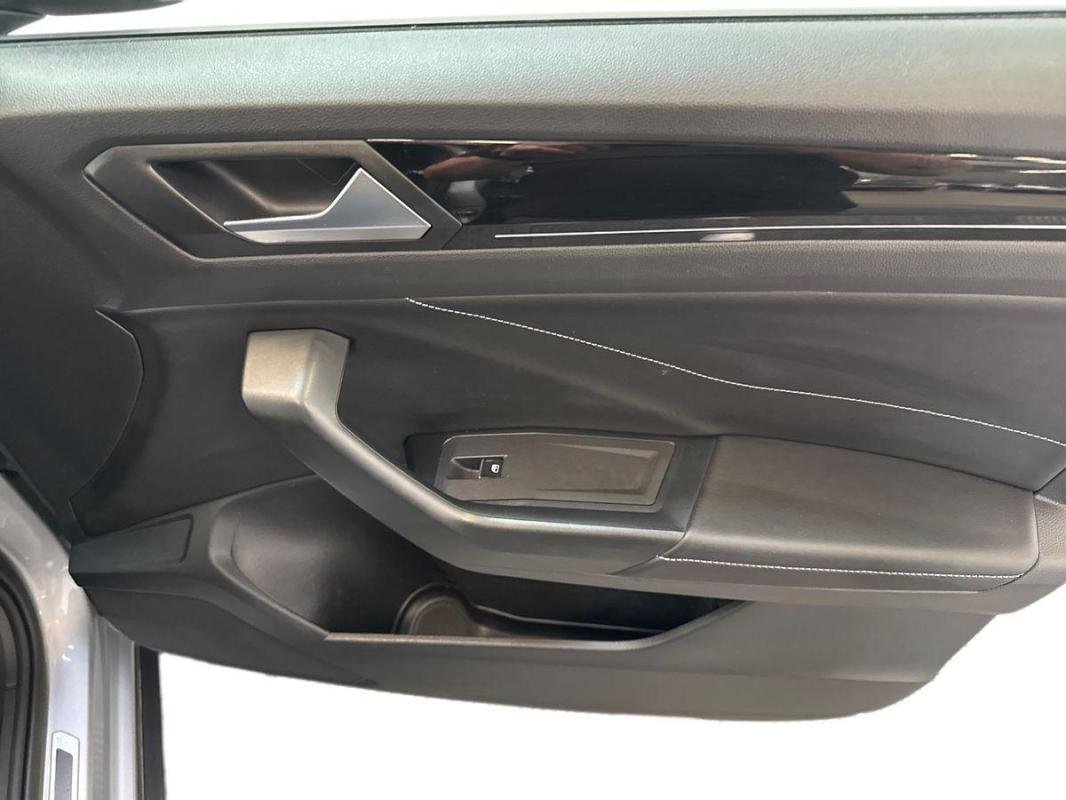 Volkswagen T-Roc - Photo 15