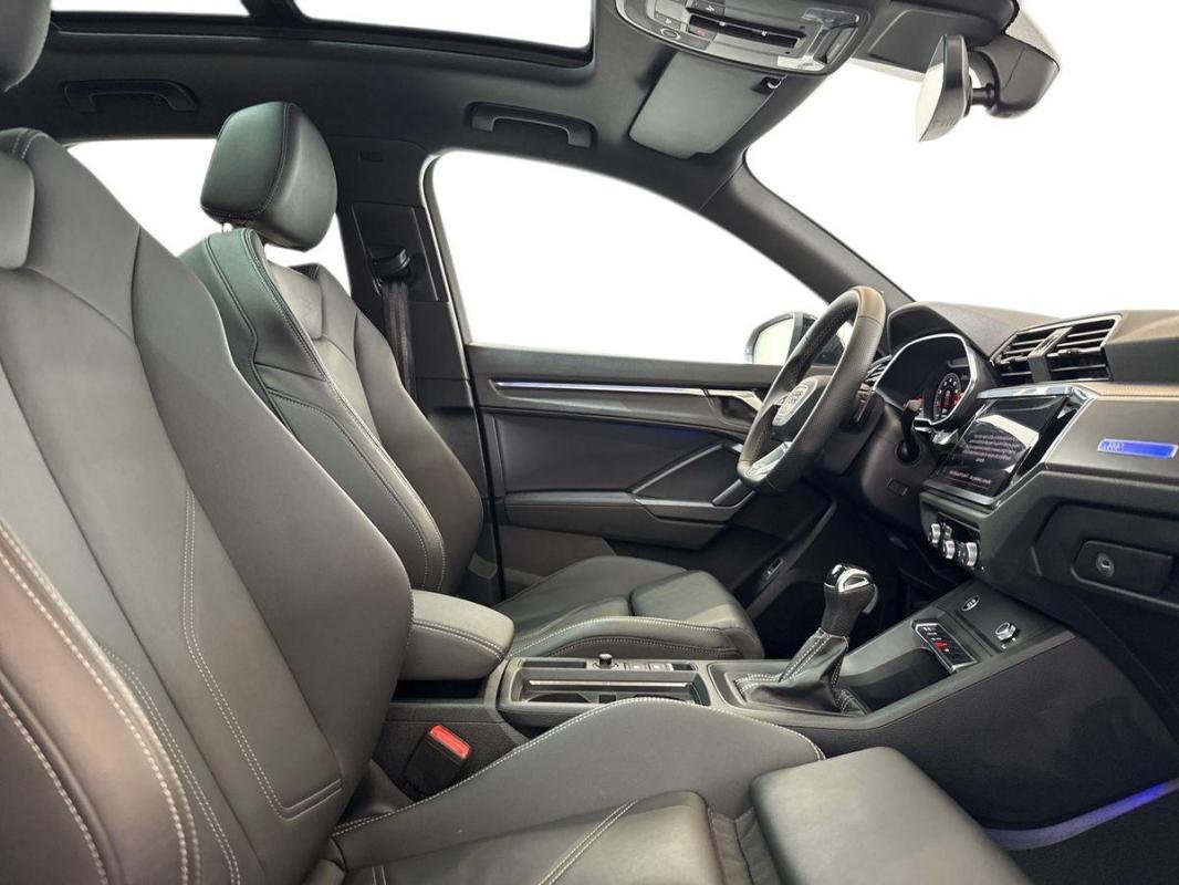 Audi Q3 - Photo 13