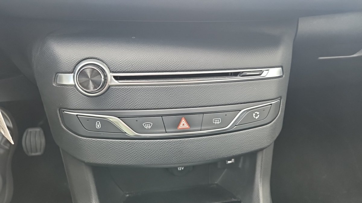 Peugeot 308 SW - Photo 26