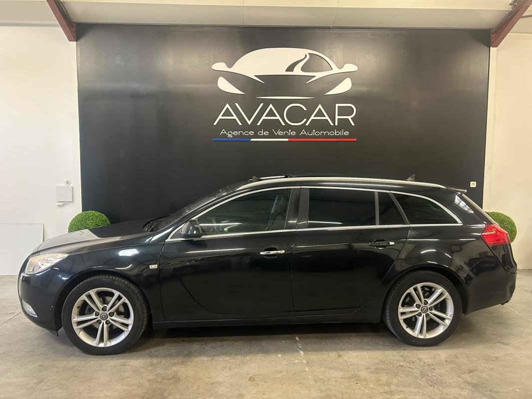 Opel Insignia Sports Tourer - Photo 2