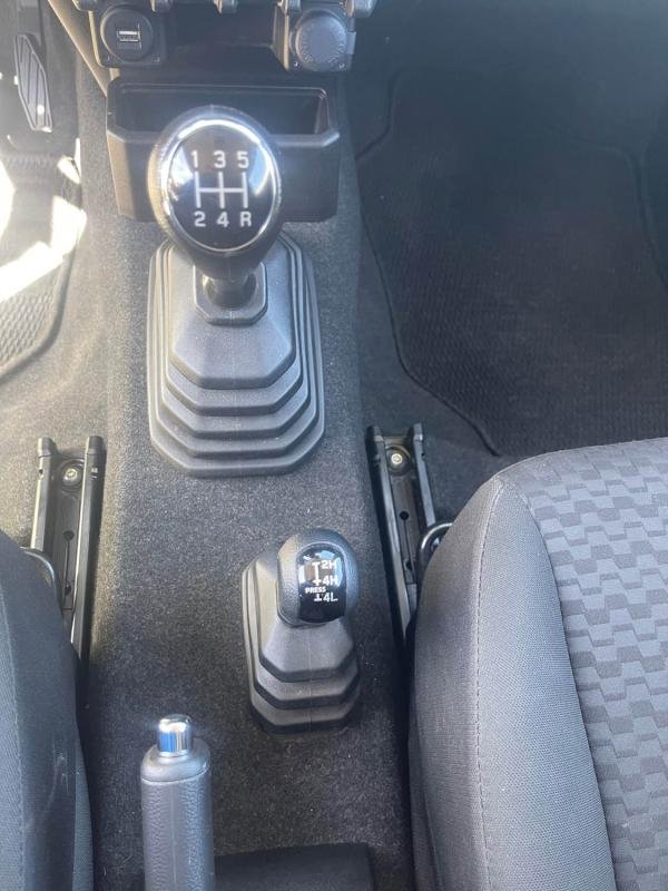 Suzuki Jimny - Photo 13