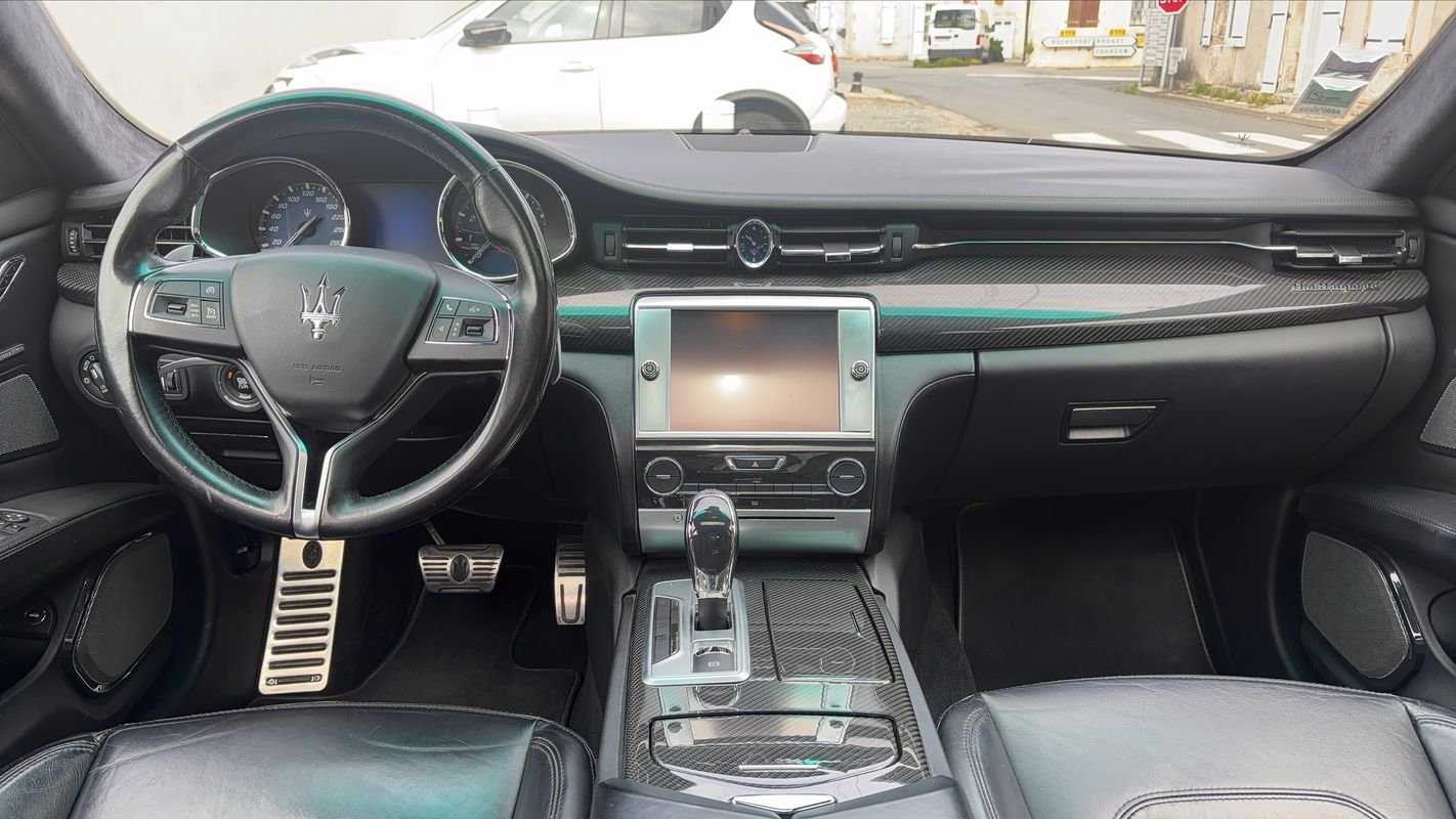 Maserati Quattroporte - Photo 11