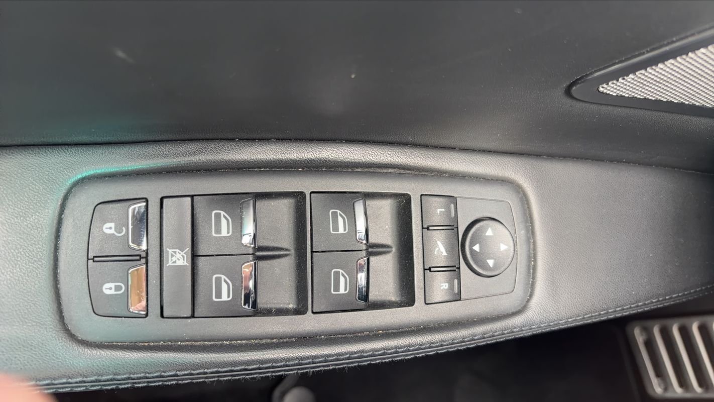 Maserati Quattroporte - Photo 23