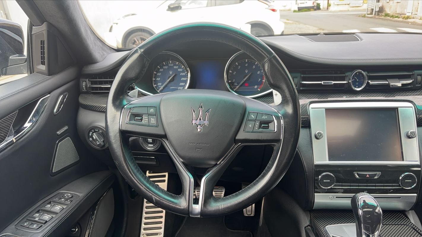 Maserati Quattroporte - Photo 24