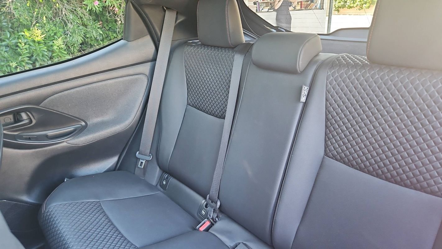 Toyota Yaris - Photo 9