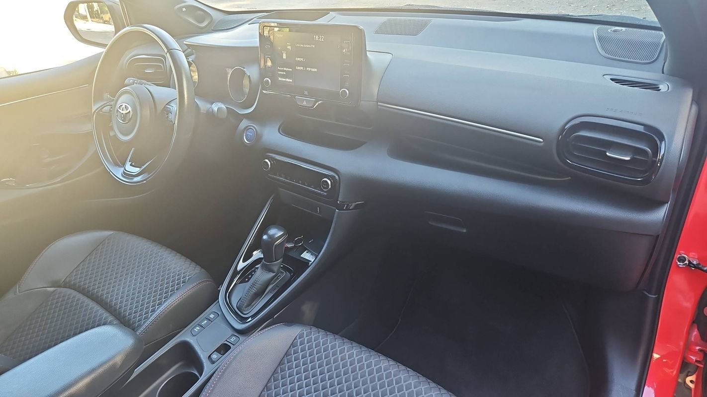 Toyota Yaris - Photo 10