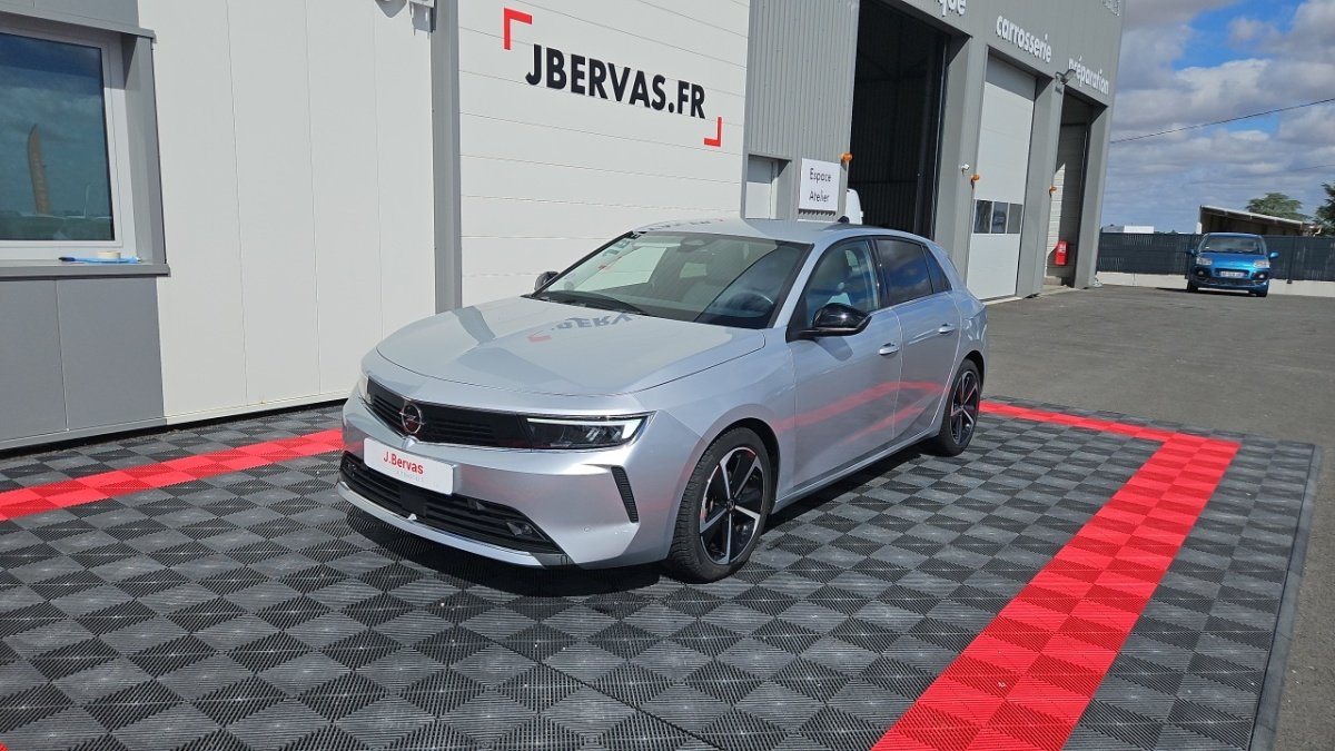 Opel Astra - Photo 1