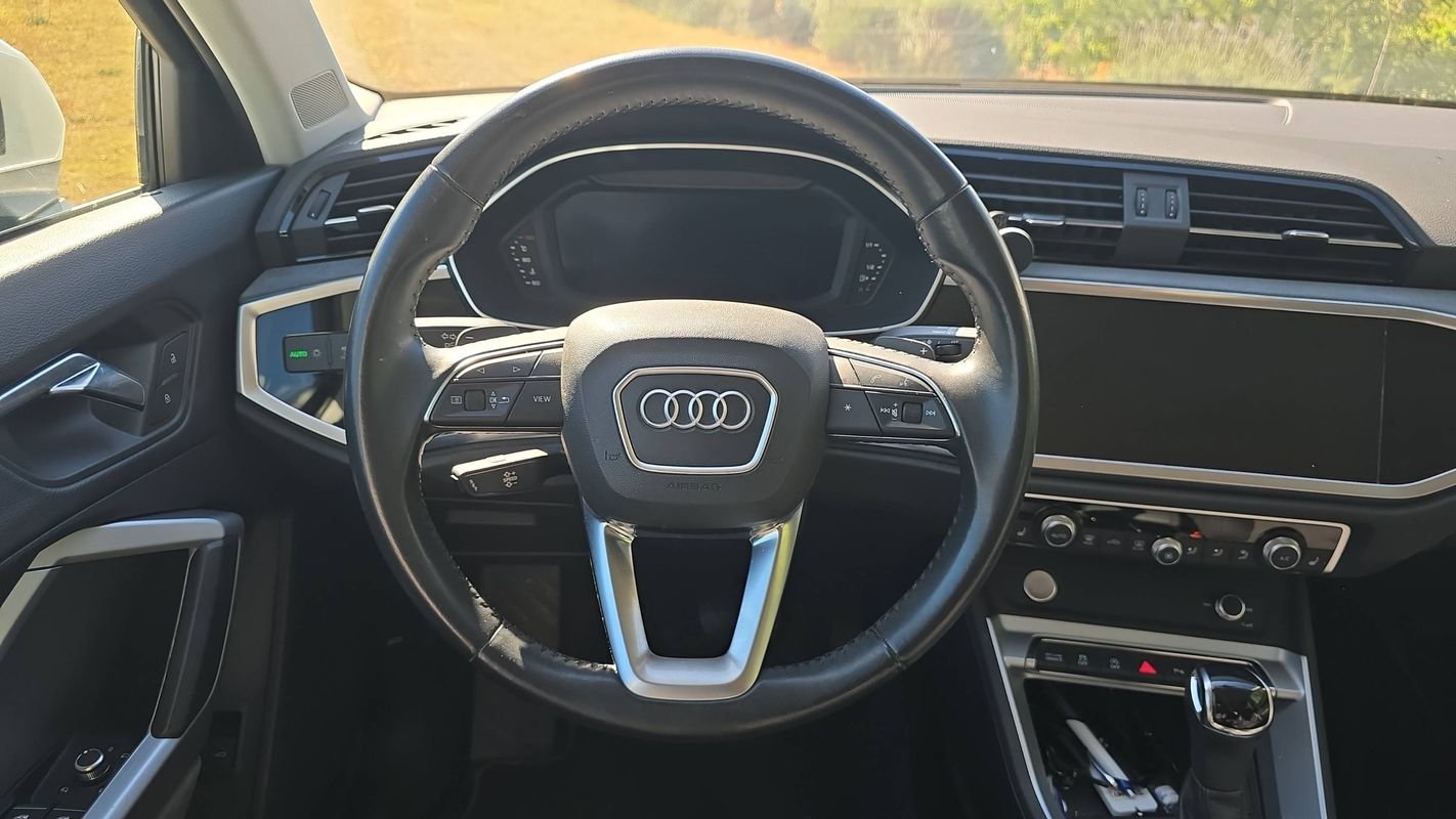 Audi Q3 - Photo 23