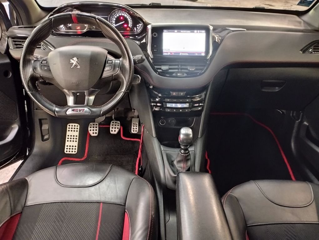 Peugeot 208 - Photo 3