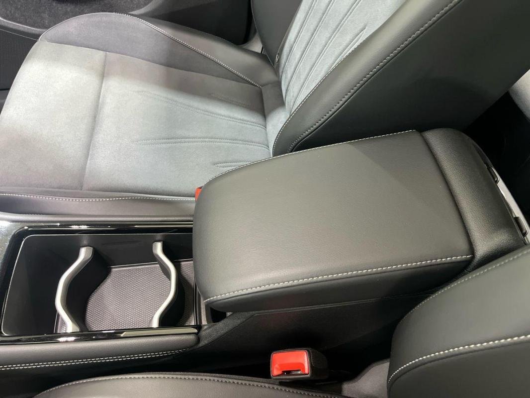 Volkswagen Tiguan - Photo 12