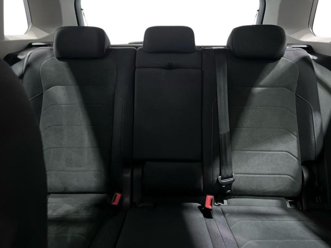 Volkswagen Tiguan - Photo 22