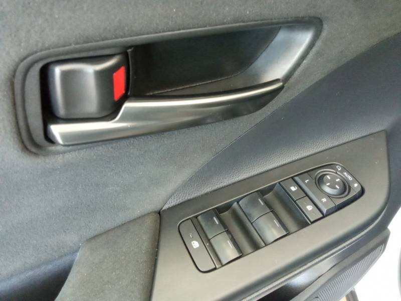 Toyota C-HR - Photo 25