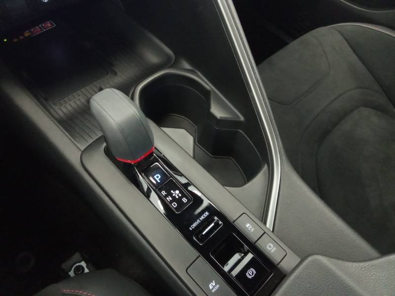 Toyota C-HR - Photo 27