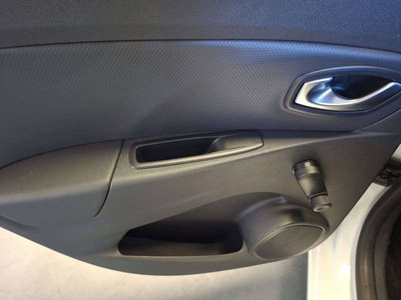 Renault Clio - Photo 18