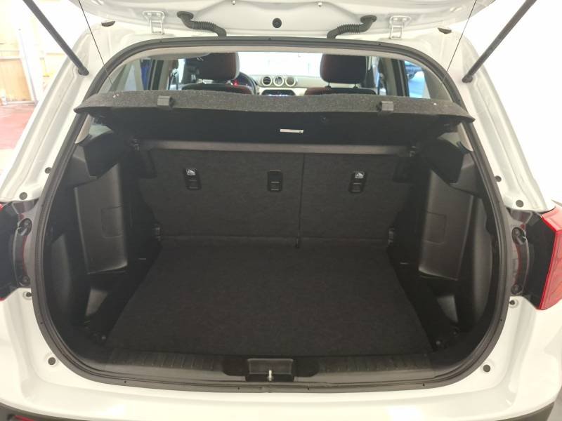 Suzuki Vitara - Photo 17
