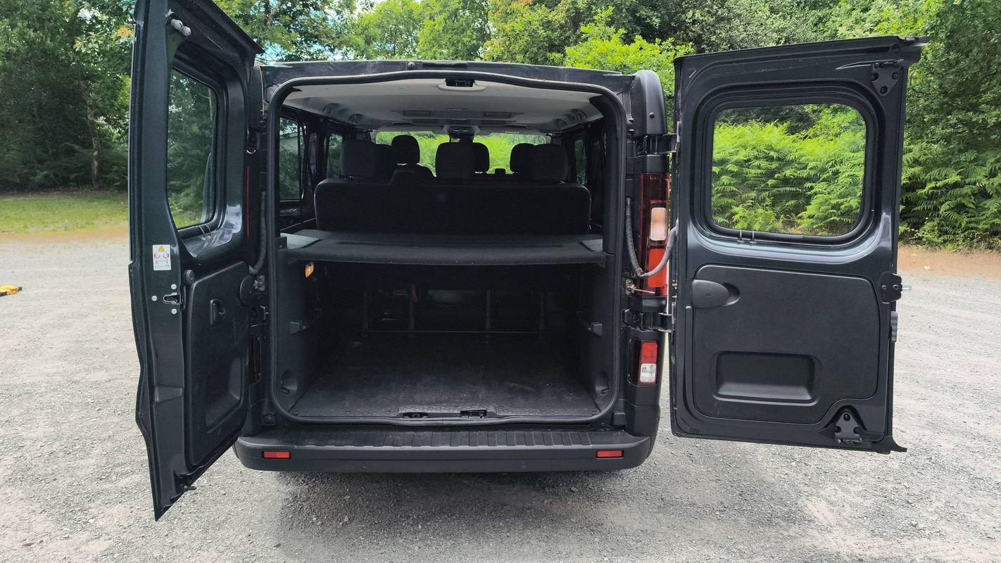 Nissan NV300 - Photo 14