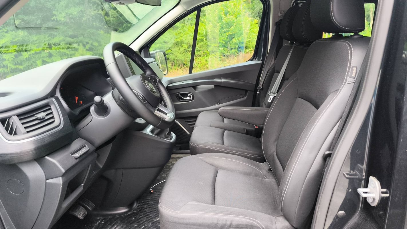 Nissan NV300 - Photo 27