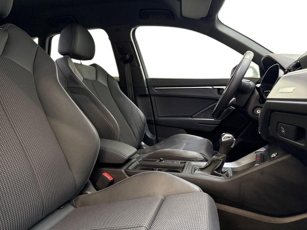 Audi Q3 - Photo 13