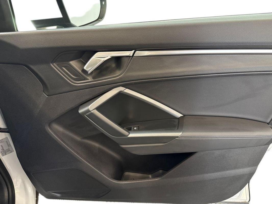 Audi Q3 - Photo 15