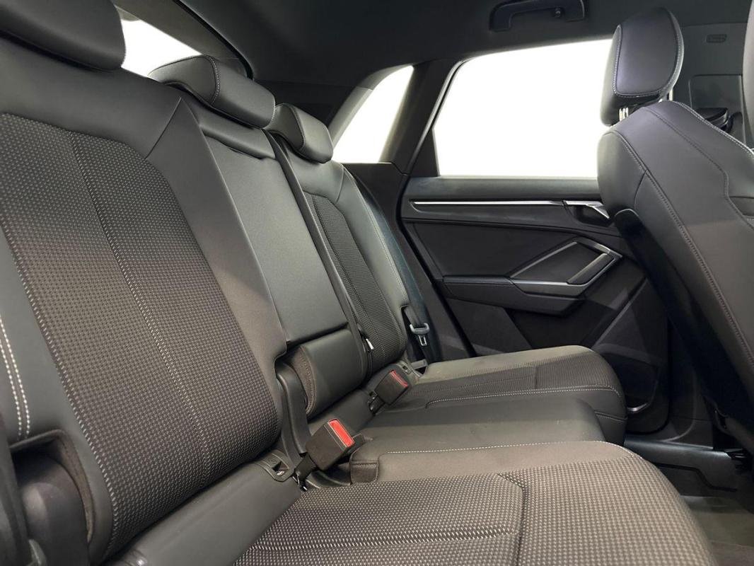 Audi Q3 - Photo 23