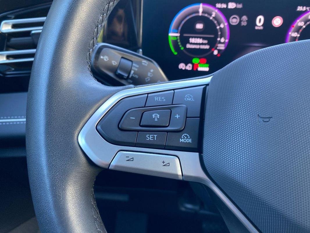 Volkswagen Tiguan - Photo 21