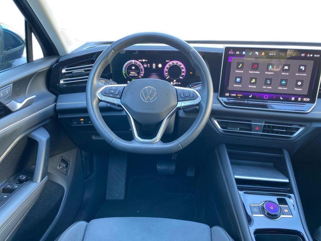 Volkswagen Tiguan - Photo 24