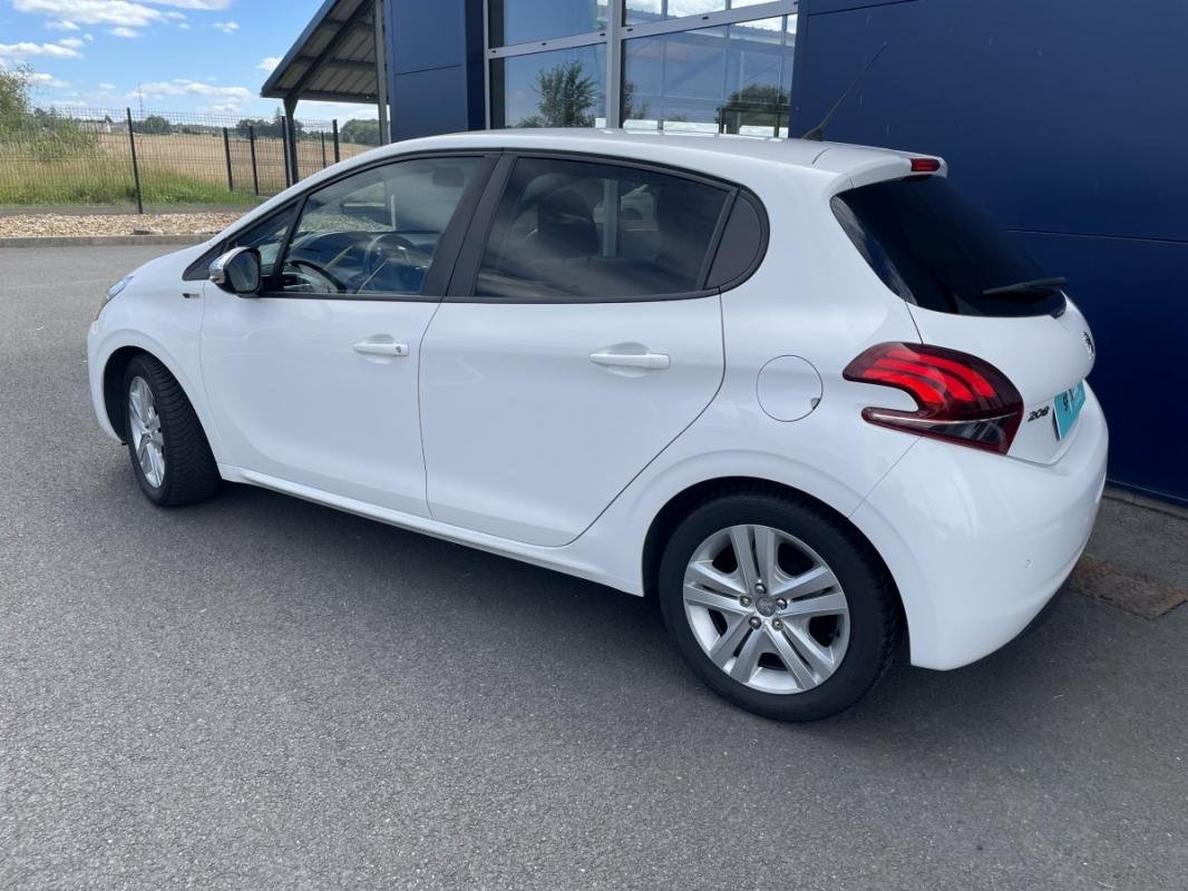Peugeot 208 - Photo 13