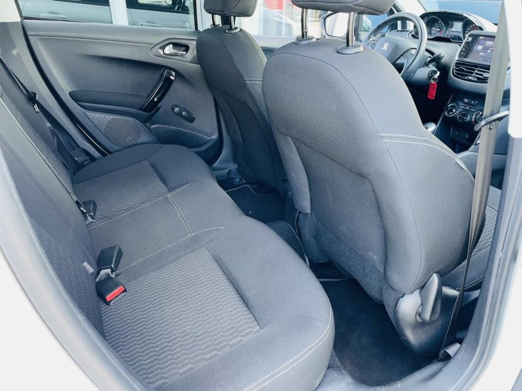Peugeot 208 - Photo 20