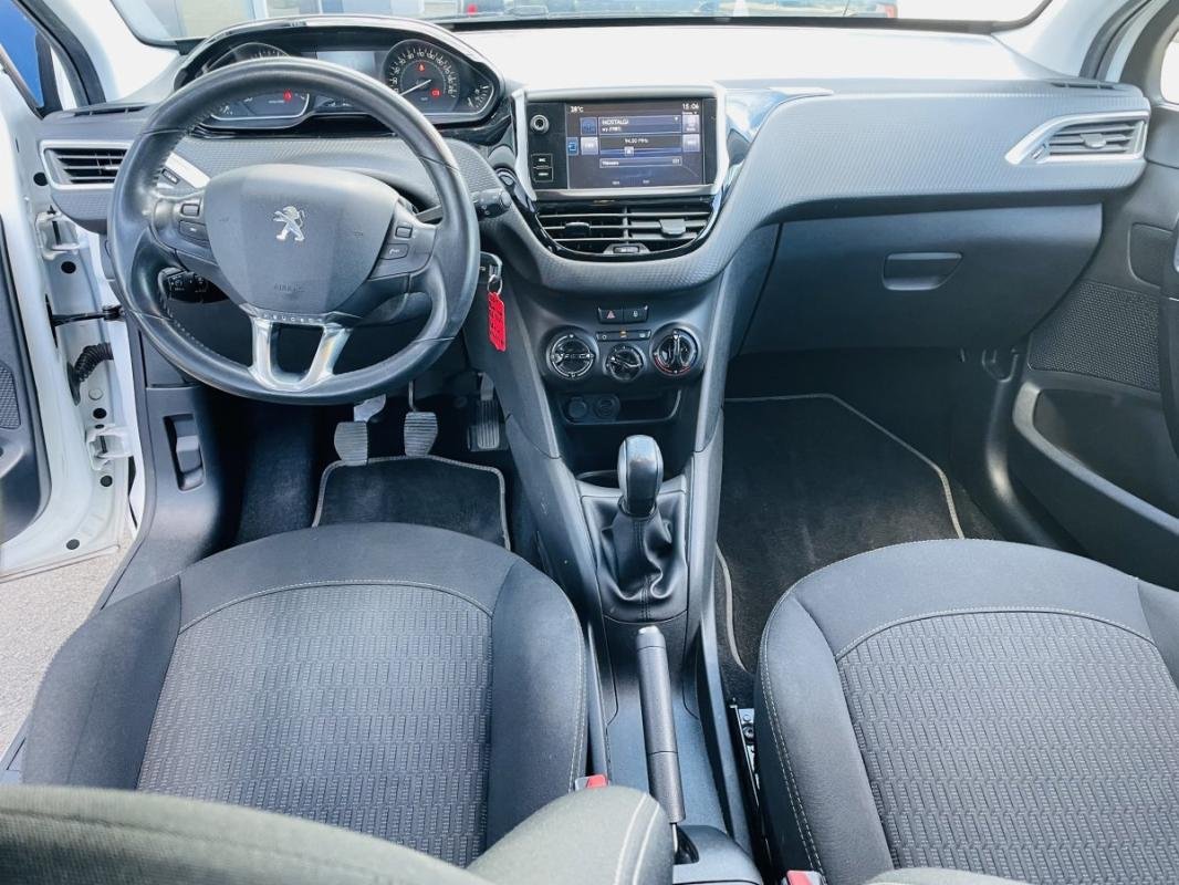 Peugeot 208 - Photo 21