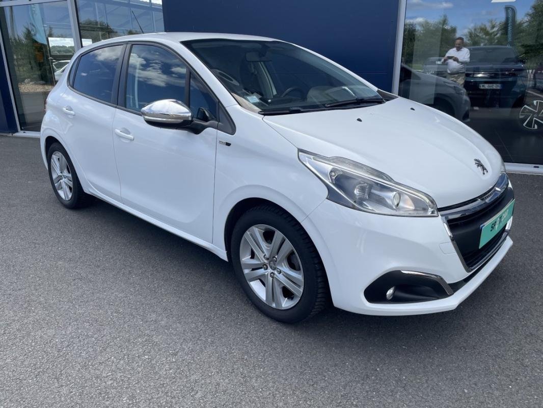 Peugeot 208 - Photo 3