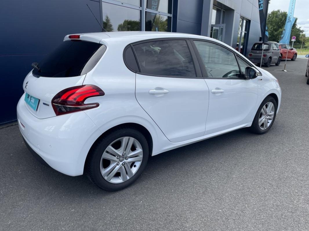 Peugeot 208 - Photo 5