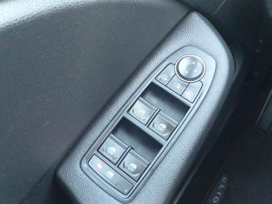 Renault Clio - Photo 18