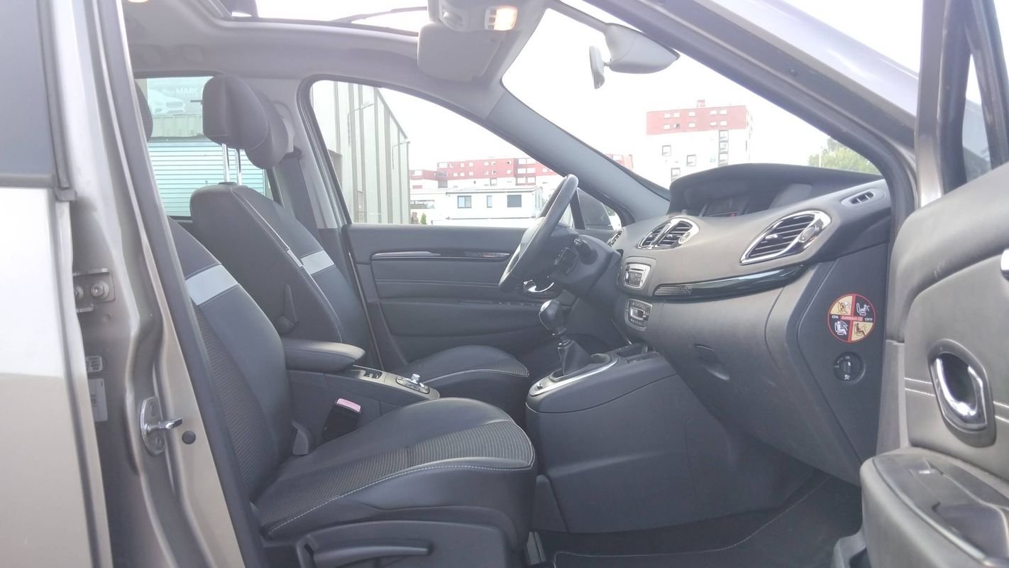 Renault Scénic - Photo 26