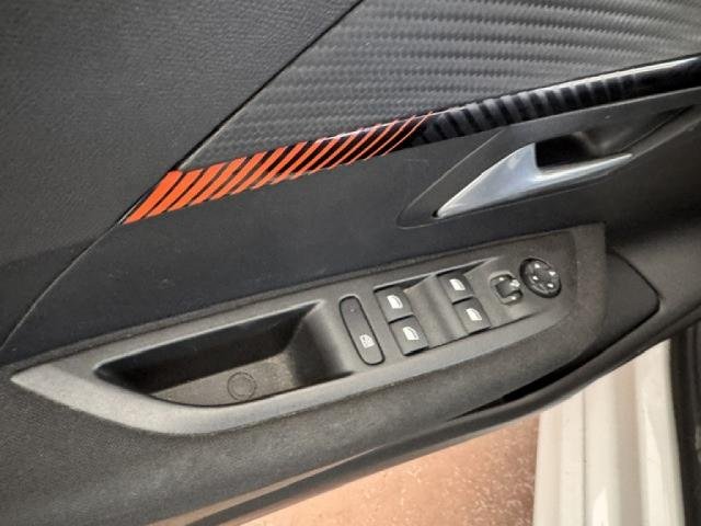 Peugeot 208 - Photo 14